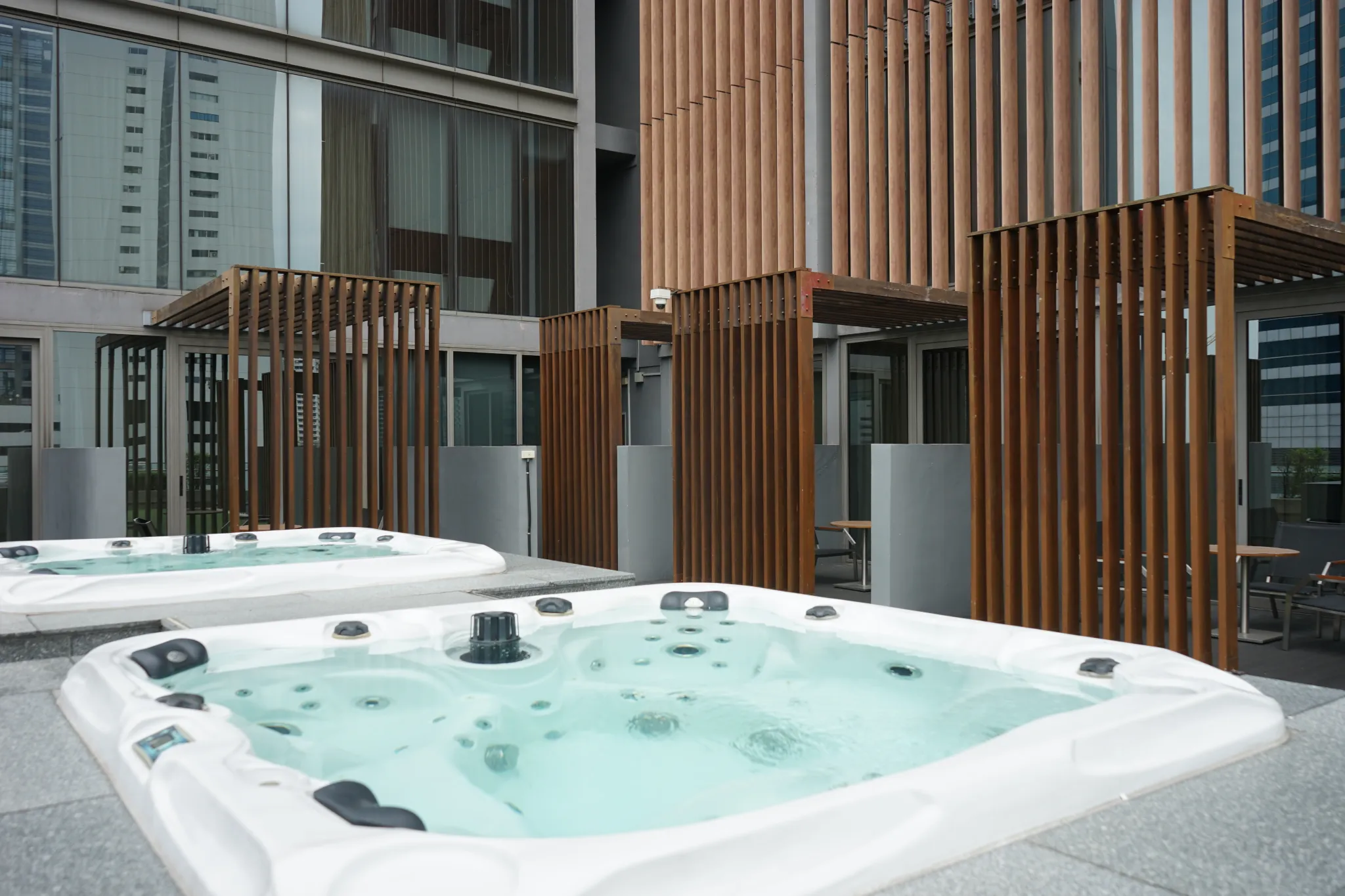 Club Cabana – Whirlpool, Zugang zur Lounge 2